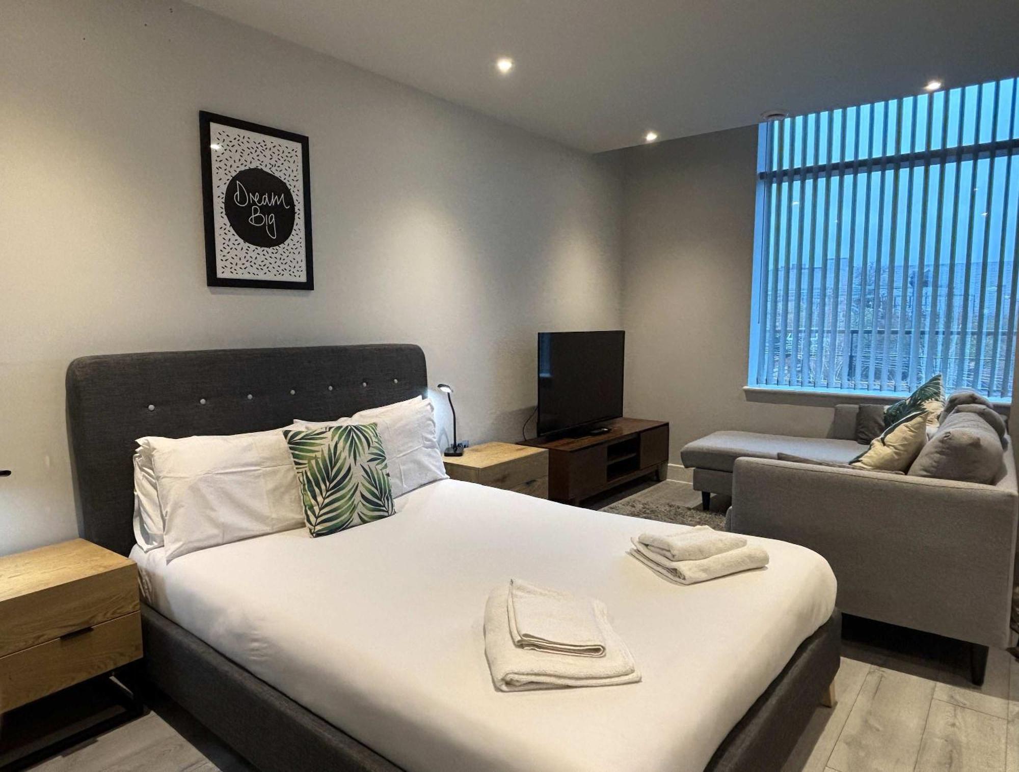 Modern Studio In Bracknell With Free Parking Exterior foto